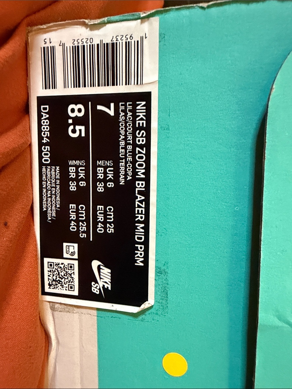 Nike SB High-Top Sneakers in Mint, Lavender, Navy & Red - Picture 6 of 6